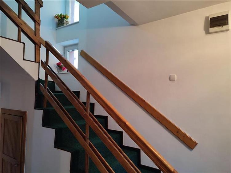 VILA 5 CAMERE, FARA CURTE, GARAJ, CENTRAL, ZONA LIVADA POSTEI
