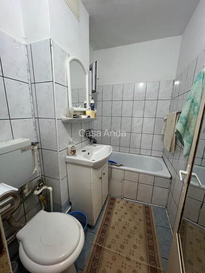 Vand 3 camere parter/ 4 zona Micro 38 , liber pret 59.000 e negociabil - 6
