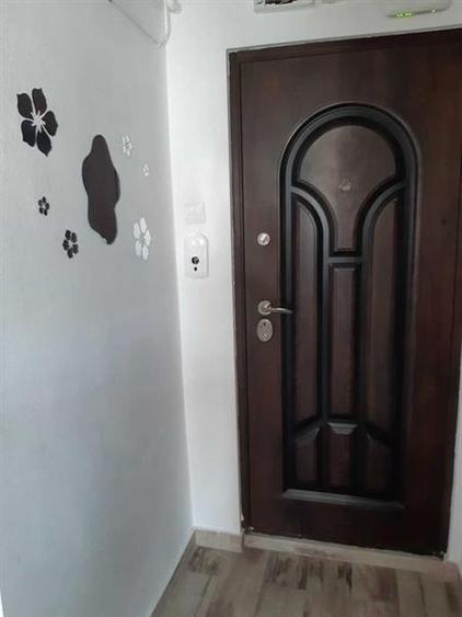 Garsoniera decomandata, etaj3, Zona Astra-Planete, Brasov