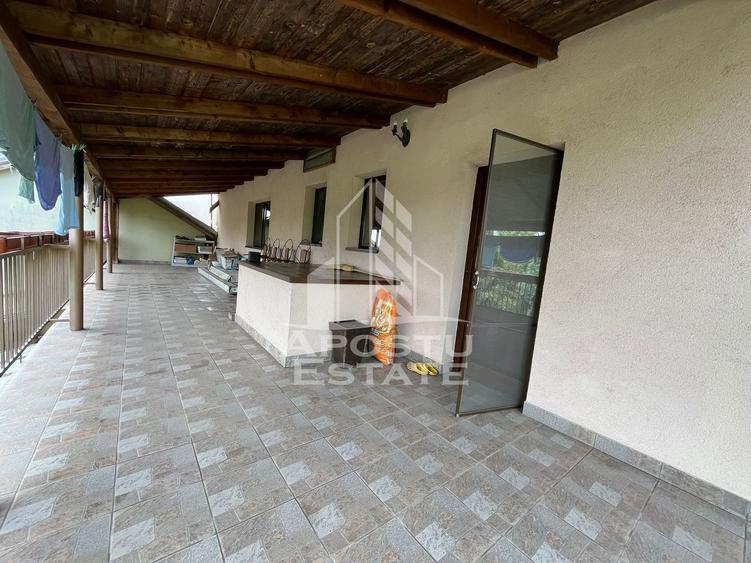Casa individuala , 4 camere,2 bai, garaj, acces auto, 575 teren