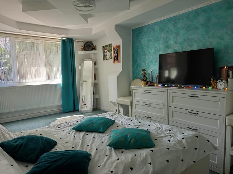Apartament 3 camere,decomandat,parter+curte interioara, zona Progresu