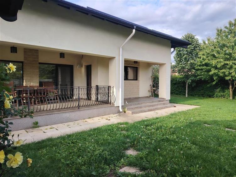 OCAZIE UNICA!!! Vila de lux, intr-o zona linistita, la 20 minute de Ploiesti