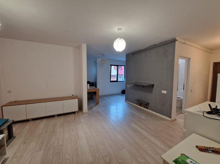 COMISION 0%Apartament 3 camere 74 mp , parcare Floresti str Sub Cetate