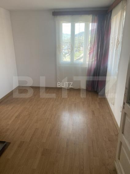 Casă de vânzare, cu 8 camere, 310 mp, cu teren de 1532 mp, zona Frasin - 5