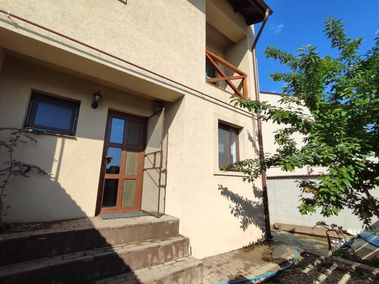 Casă / duplex 3 camere Berceni | Curte proprie | 3 min de metrou | 780 €