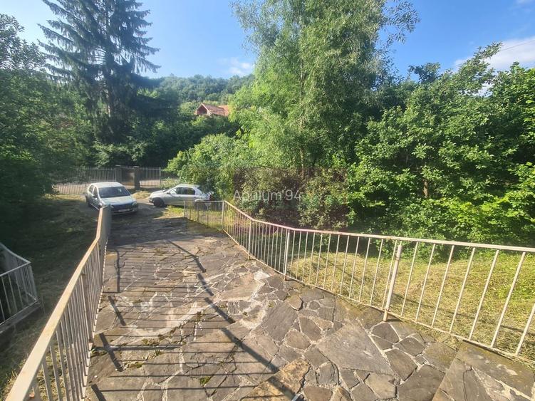 Vila de vanzare cu 6 camere in Cornu (teren 6.600 mp) - 49