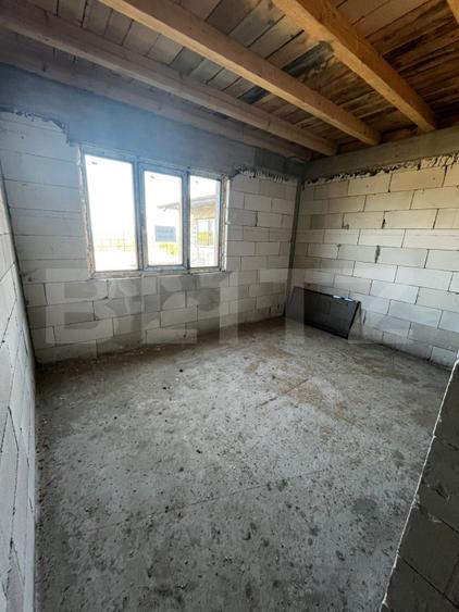 Casa de vanzare, 150 mp, zona Sendreni