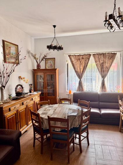 Casa individuala, 275 mp, zona Bran