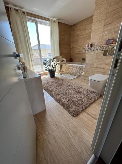 Penthouse de lux cu 6 camere, 3 locuri de parcare, zona Europa