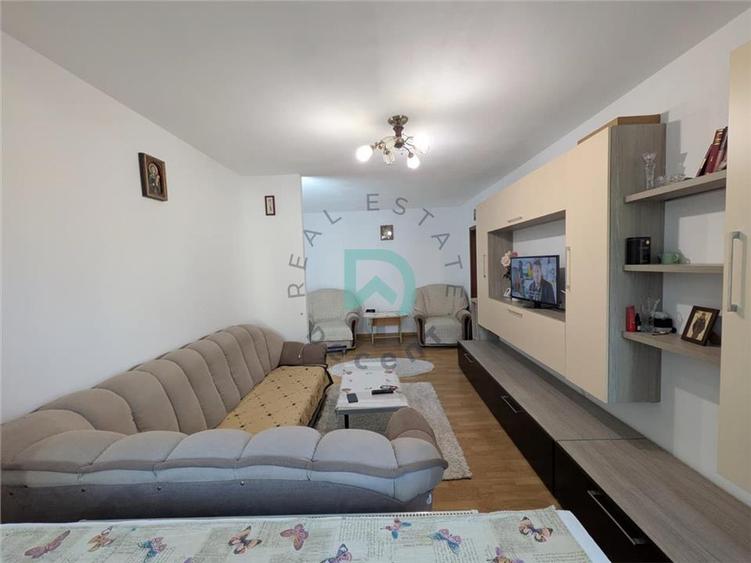 Vand apartamente 3 camere Garii, Brasov