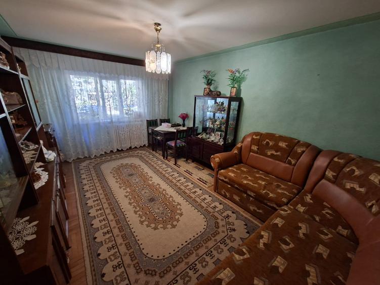 Apartament cu 2 camere decomandat, zona Nicolina