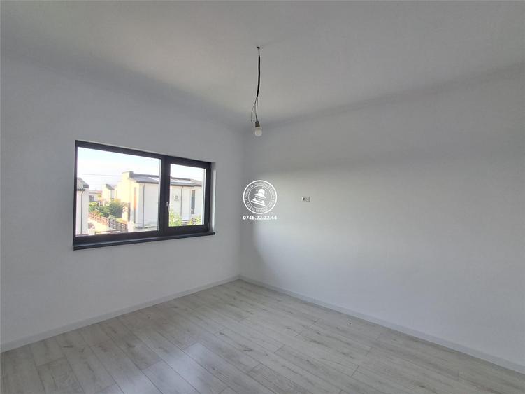 Vila duplex de vanzare in Rediu