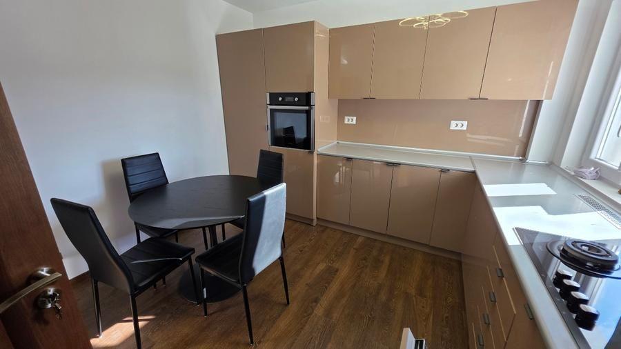 Apartament 3 camere de vânzare Păcii