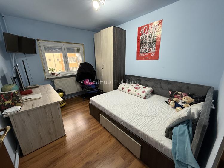 Apartament 4 camere, decomandat, 77 mp utili + 2 balcoane - Soarelui - 4