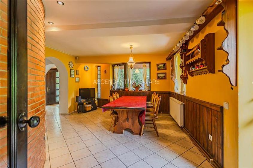 Vila 7 camere,250 mp,semineu,terase,800 mp teren,rezidential/ turistic,Predelut, - 19