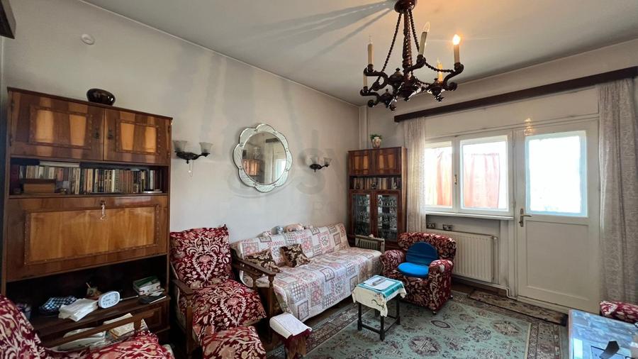 REA1023002 Apartament spatios Calea Grivitei de renovat
