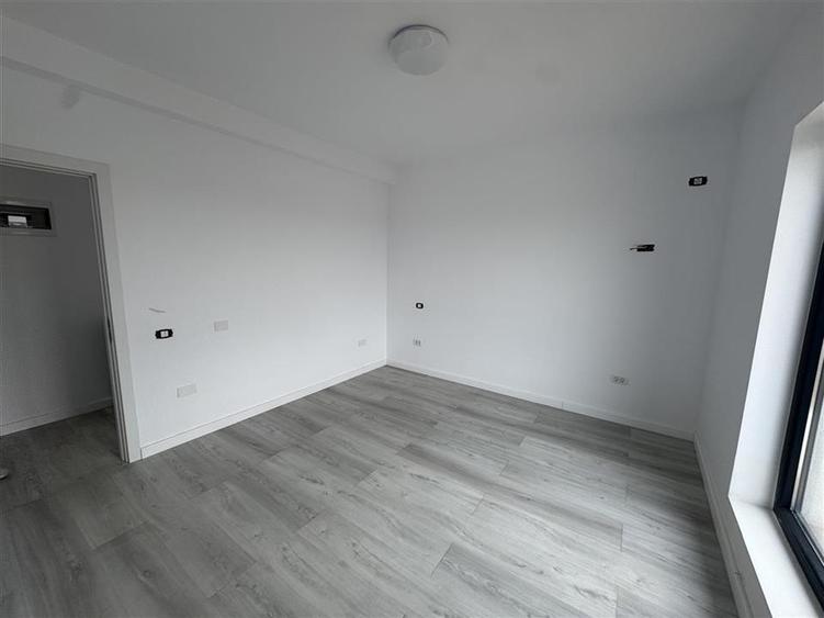 VILA DE VANZARE DOMNESTI LA CHEIE 4 CAMERE - TEREN- PANOURI FOTOVOLTAICE