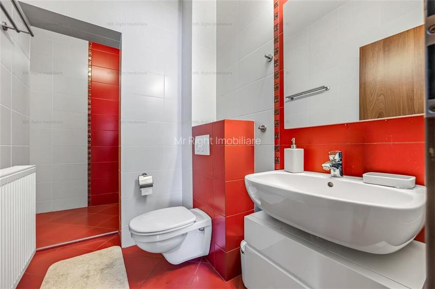Casa pe 3 niveluri | Terasa cu priveliste | 3 parcari | Pozitie centrala
