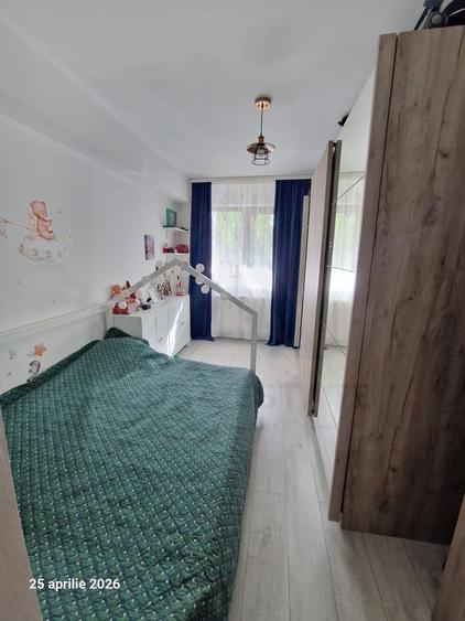 Apartament cu 3 camere 2 dormitoare 80 mp utili etaj 1 Doamna Stanca
