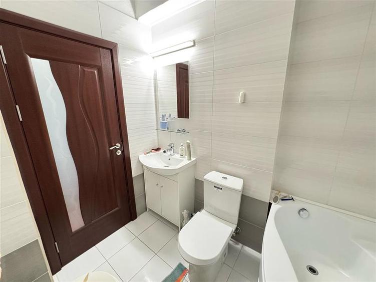 Apartament 2 camere decomandat balcon si parcare Bld Mihai Viteazul