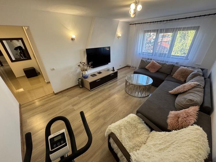 Apartament 3 camere zona Km 5 Renovat cu Centrala si Parcare