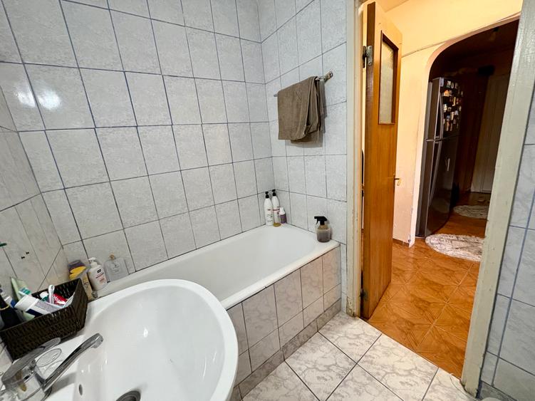 2 Camere Resita Decomandat Etaj 4/4 Bloc 1980 Reabilitat 50mp