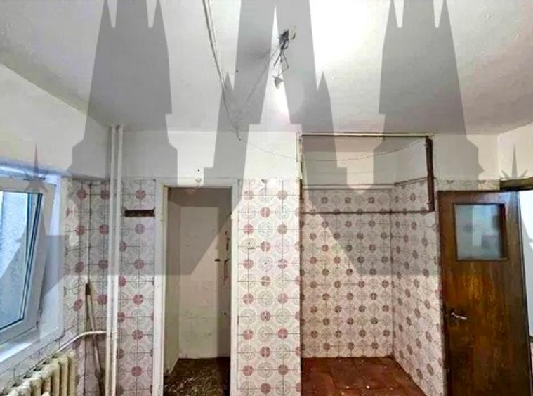 Apartament de vanzare in imobil dupa '80 cu loc de parcare in curte