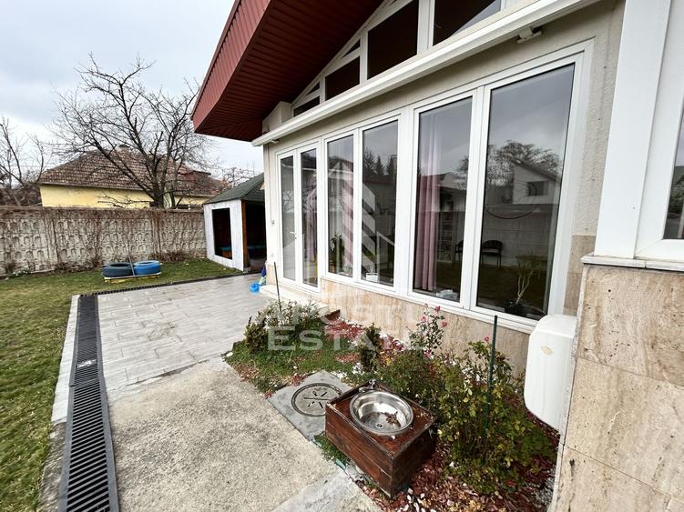 Vila P+2E, 6 camere, 3 bai, garaj dublu, zona Lipovei
