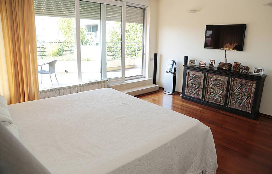 Penthouse exclusivist vedere parc Herastrau