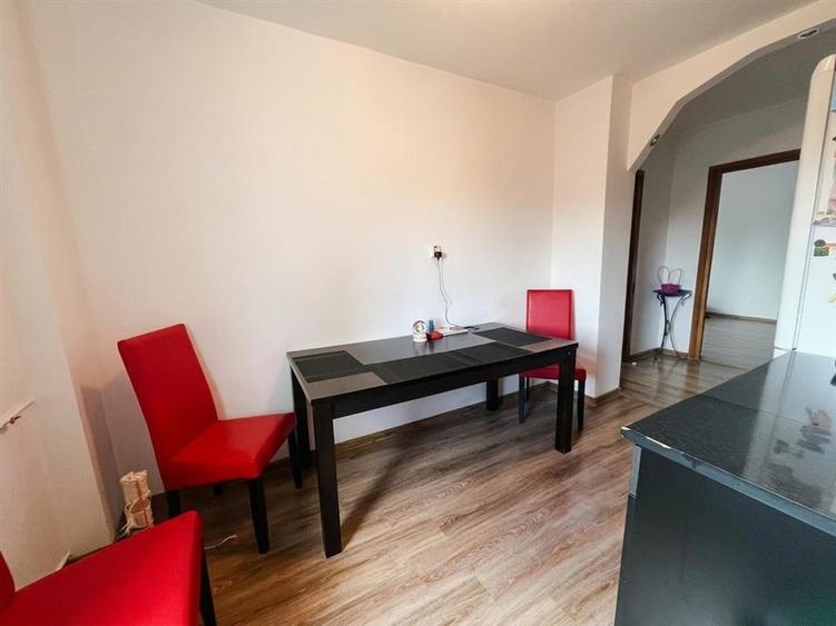 RECO, Apartament decomandat tip PC, 3 camere, 3 balcoane, gata de mutat, etajul1