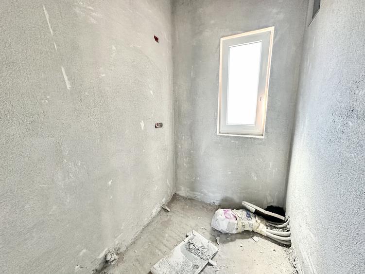 Duplex despartit cu 5 camere | 3 bai | 122 mp | Teren 430 mp | Mosnita