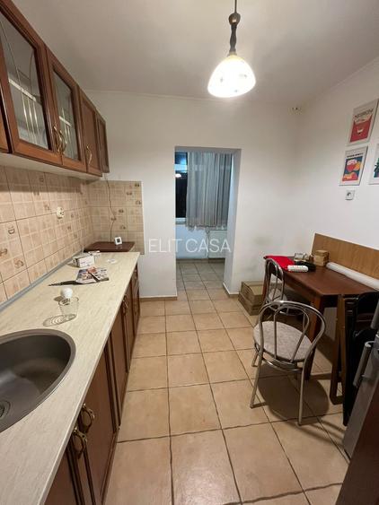 Apartament cu 2 camere decomandat, etajul 2/4, zona Nicolina - 2