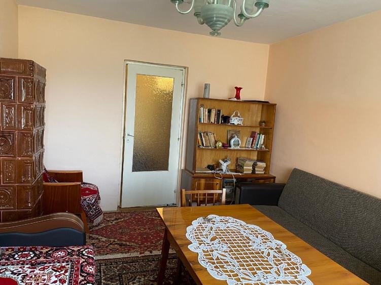 Apartament 4 camere + teren 1000mp intravilan + boxa + garaj