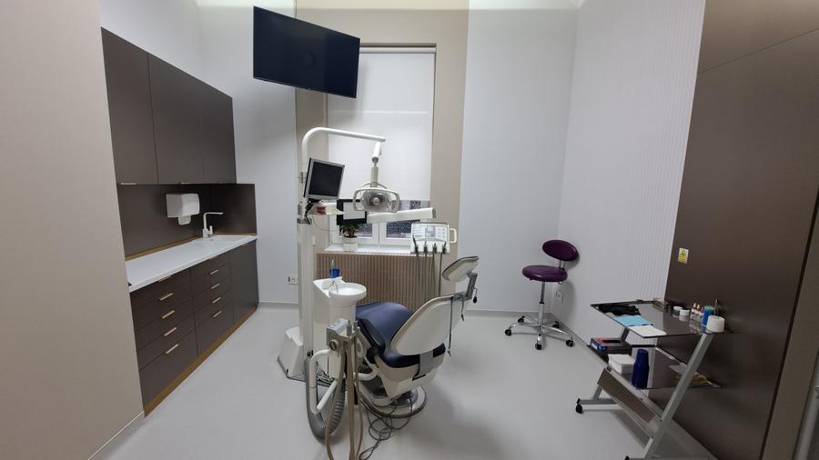 BUSINESS LA CHEIE IN VILA RENOVATA - CLINICA STOMATOLOGICA