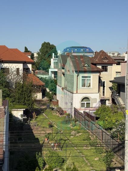 Bloc NOU langa parc si metrou cu loc de parcare si boxa