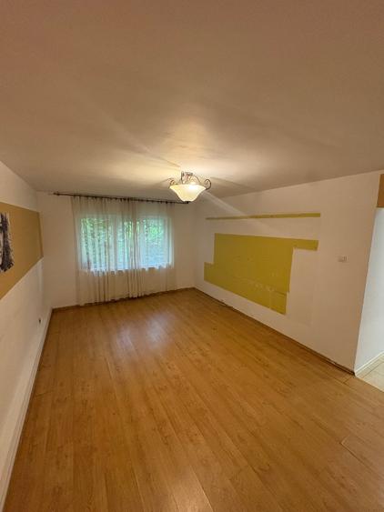 Apartament 3 camere , 2 băi în Brașov