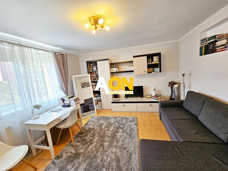 Casa 4 camere, 2 bai, 2 bucatarii, 1050 mp teren, zona Centru