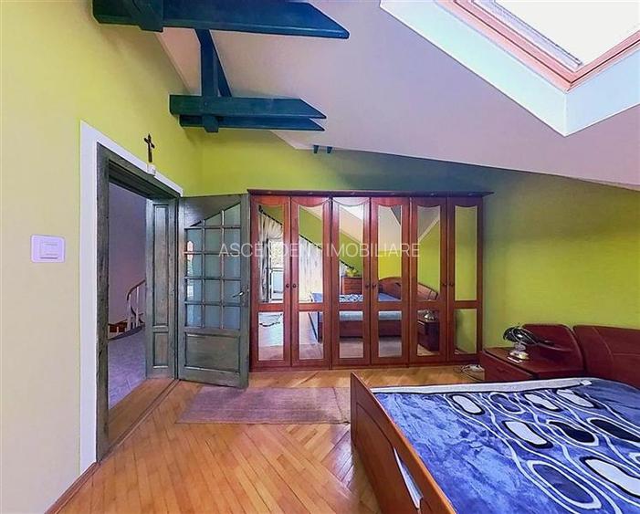 Vila individuala, arhitectura aparte, garaj, terasa,  balcon, Semicentral, Targu - 27