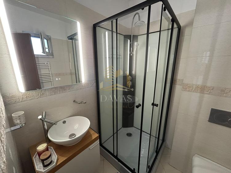 Penthouse pe 2 niveluri de închiriat | 4 camere| 160mp| Terasa 75mp | Buna Ziua