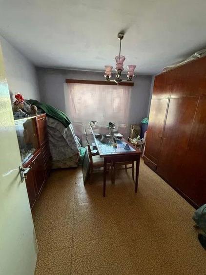 Apartament 3 camere liber la vanzare zona Cerna