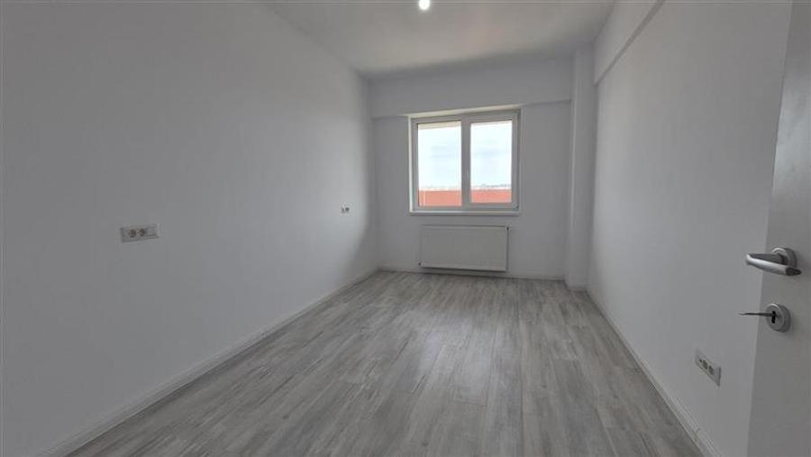 Revanzare, fara TVA: Apartament 3 camere, bloc nou, zona semicentrala