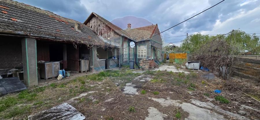 Casă cu potențial, aproape de centru – Socodor, jud. Arad