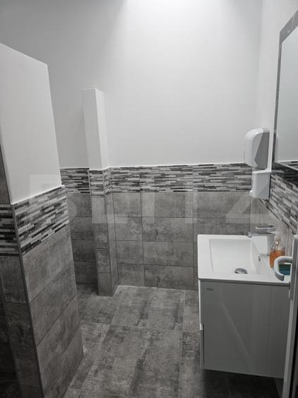 Spatiu comercial, 3 birouri, 220 mp, zona Mall Bistrita