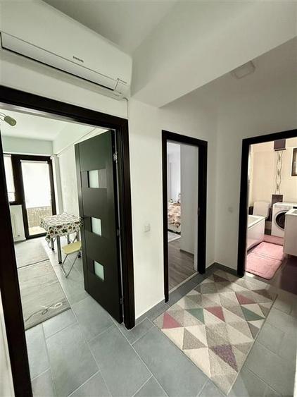 Etaj 2 - Galata Platoul Insorit, apartament cu 2 camere decomandat cu geam la ba
