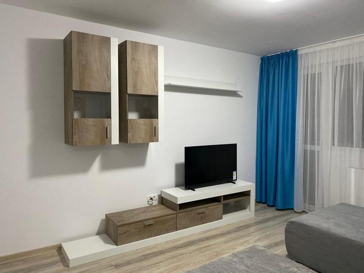 Parcul Carol, Eroii Revolutiei, apartament 2 camere, 53 mp, modern mobilat,