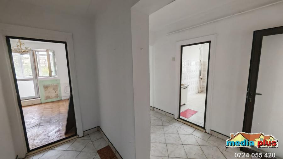 Apartament 3 camere decomandat de vânzare – Micro 19