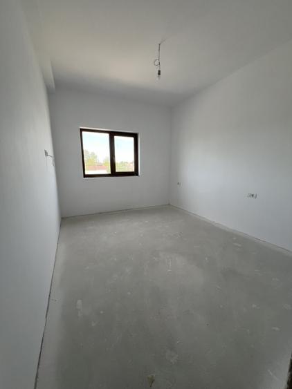 Chisoda - Duplex cu 5 camere despartit prin camera tehnica