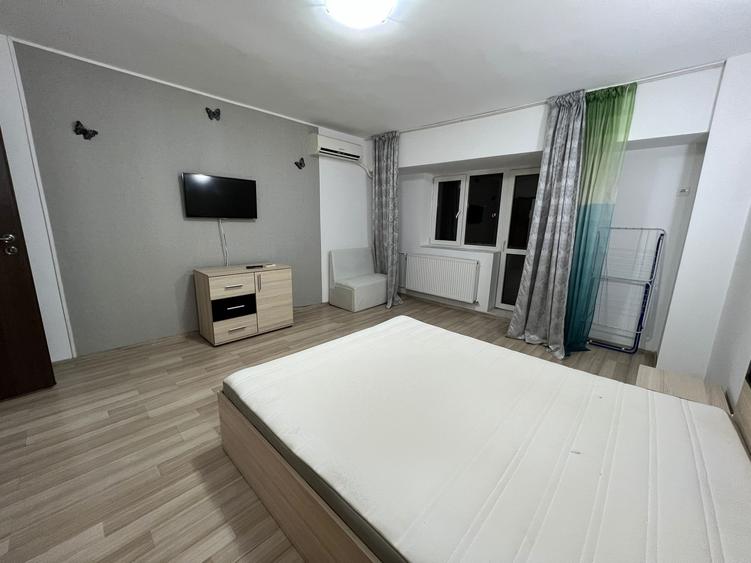 Garsoniera,rond Piata Aba Iulia-Decebal,Bdul. Unirii 75,blocul cu CEC Bank