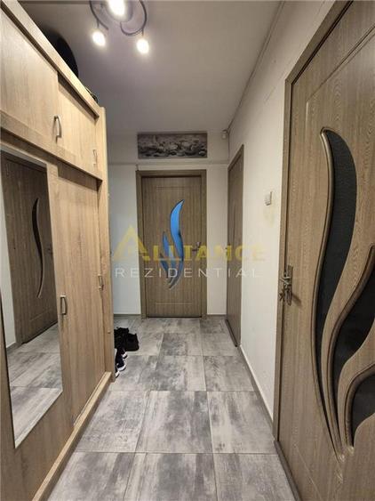 De vânzare apartament 3 camere - Decomandat, Etaj 1 - Bld. Camil Ressu