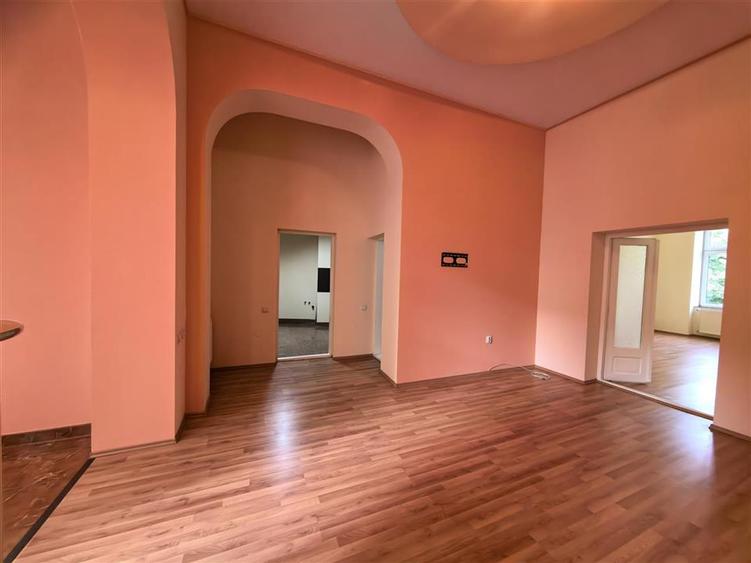 Apart 3 camere etaj 1 la KM 0 - Primaria Arad